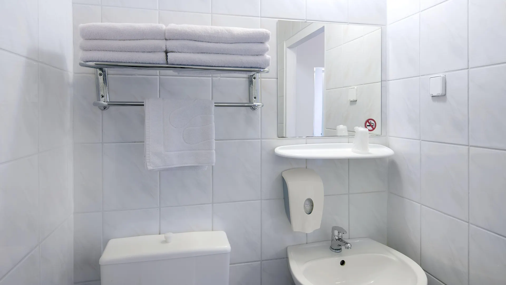 Hotel Aramis Varsovia Polonia